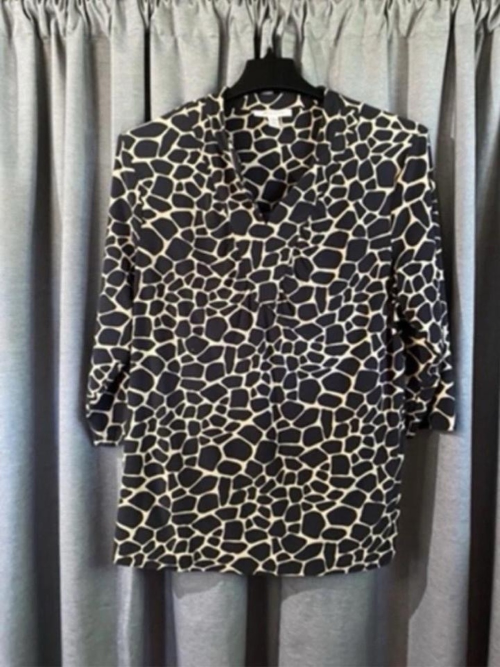 JM Collection Black and Cream Giraffe-Print V-Neck Blouse